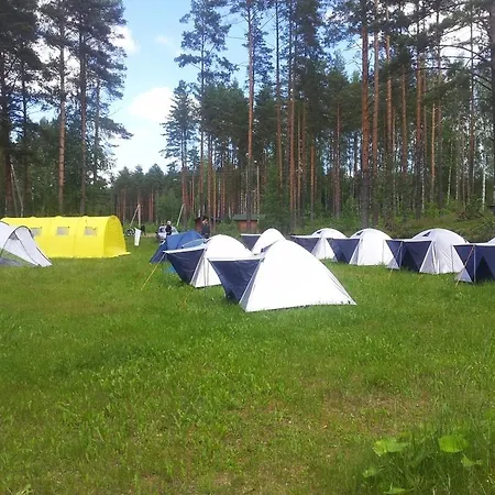 홀리데이파크 Hirvemae Puhkekeskus Värska