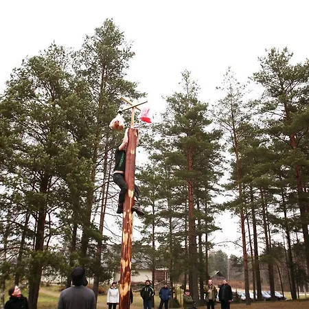 Hirvemae Puhkekeskus * Värska