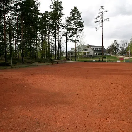 Hirvemae Puhkekeskus * Värska